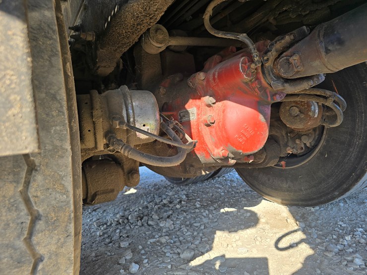 2013-peterbilt-320-image-88