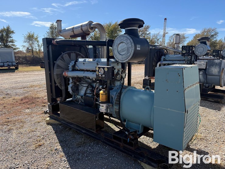 marathon-magna-200kw-skid-mounted-diesel-generator-image-5