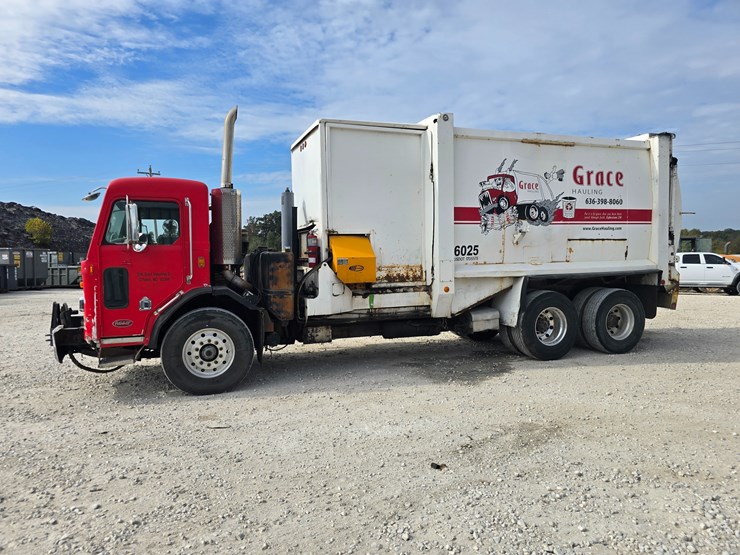 2005-peterbilt-320-image-5