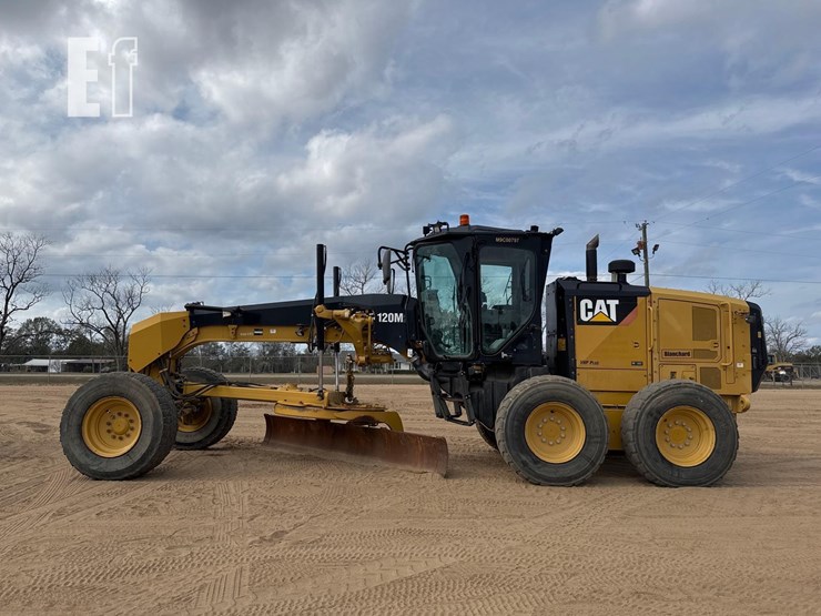 2017-caterpillar-120m2-image-1