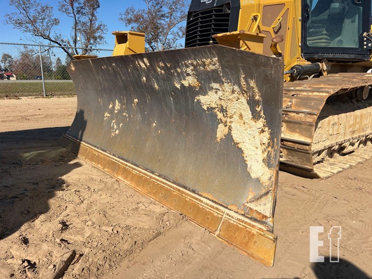 2022-caterpillar-d3-lgp-image-11