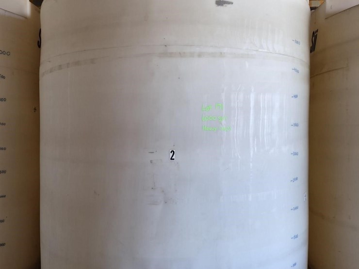 poly-tank-6000-gallon-image-1