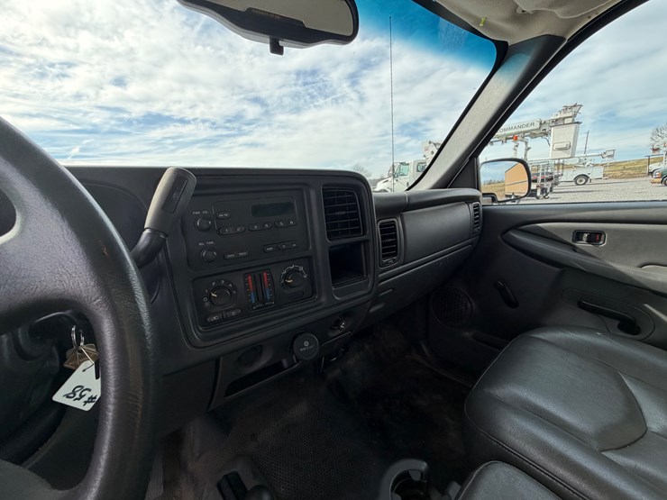 chevrolet-silverado-1500-image-12