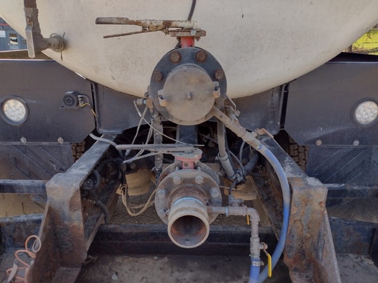 peterbilt-567-image-38