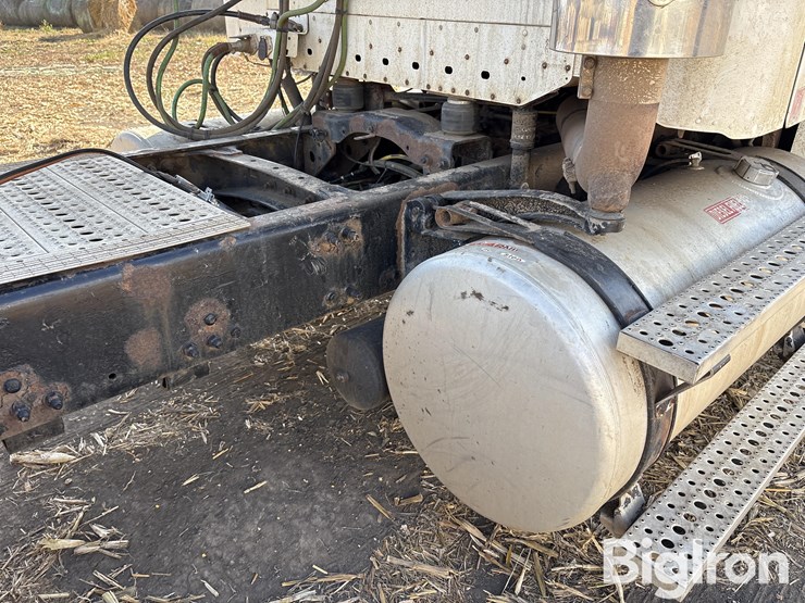 2005-freightliner-columbia-120-image-19