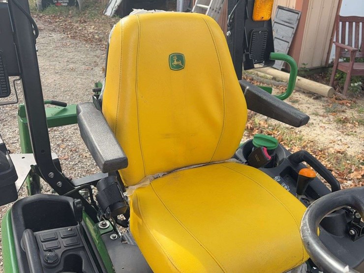 2023-john-deere-1025r-image-27