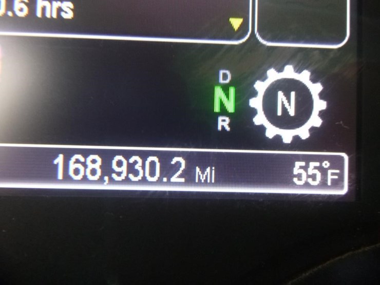 2019-peterbilt-567-image-26