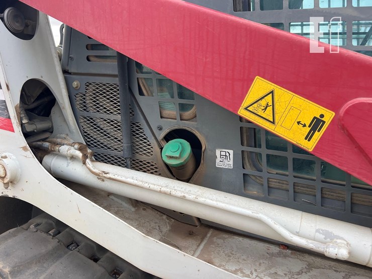 2019-takeuchi-tl8-image-15