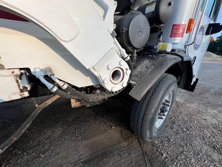 peterbilt-520-image-30