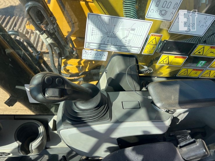 caterpillar-326fl-image-36