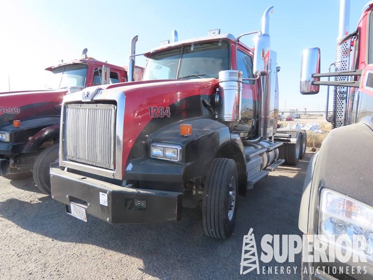 2015-western-star-4900-image-1