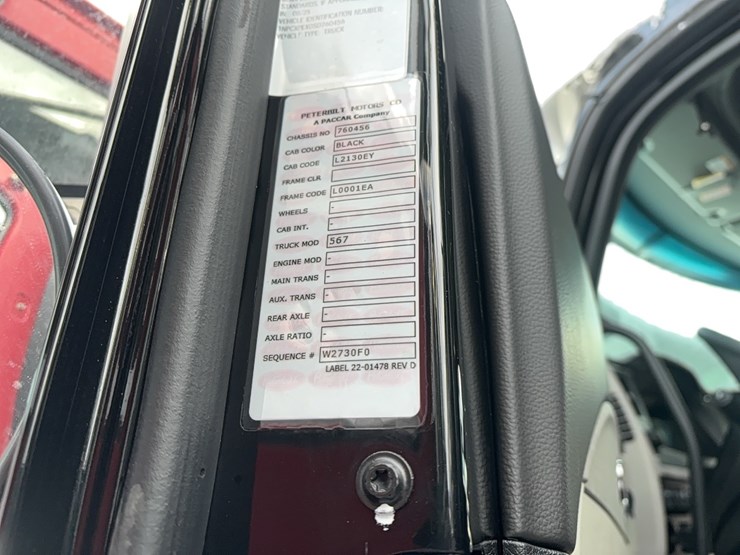 peterbilt-567-image-18