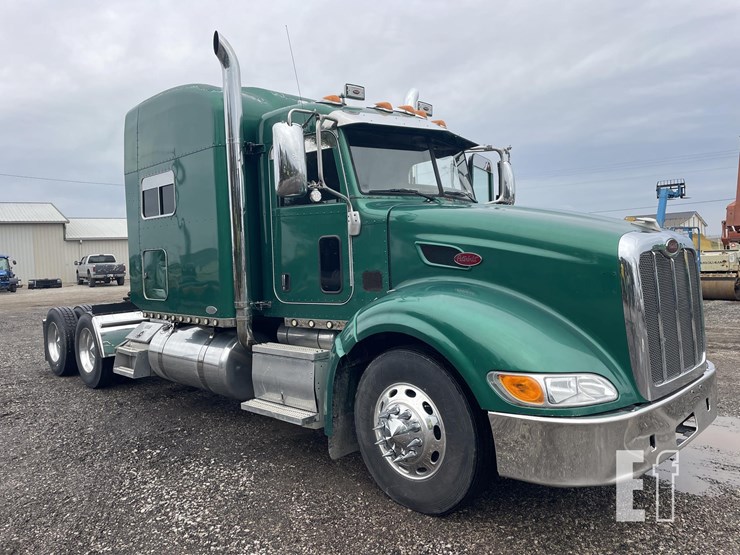 2009-peterbilt-386-image-1