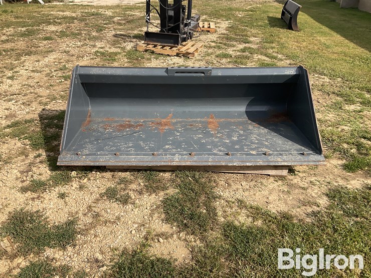 84"-27-cu-ft-material-bucket-image-2