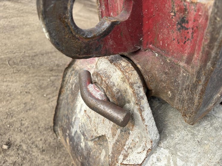 2014-takeuchi-tb290-image-13