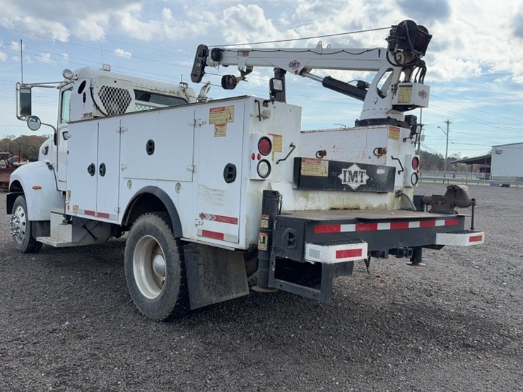 2007-peterbilt-335-image-12