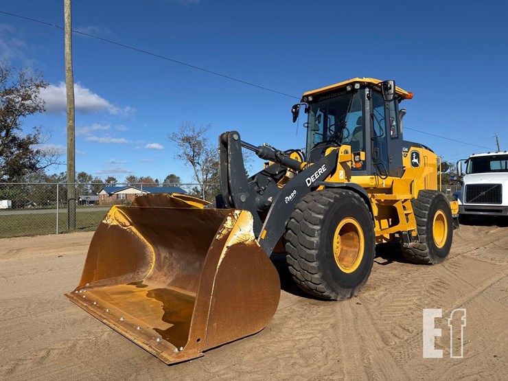 2022-deere-624-p-tier-image-2