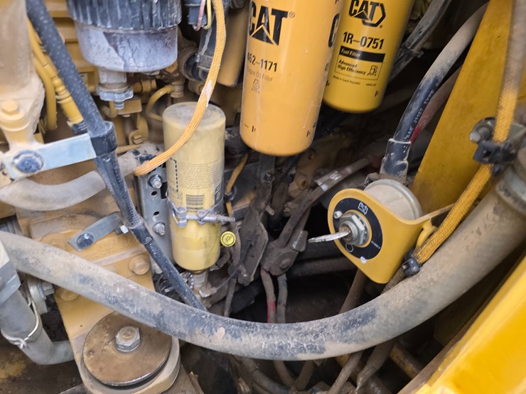 caterpillar-953d-image-96