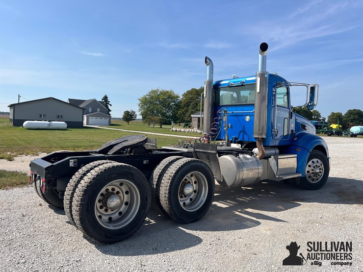 peterbilt-386-image-5