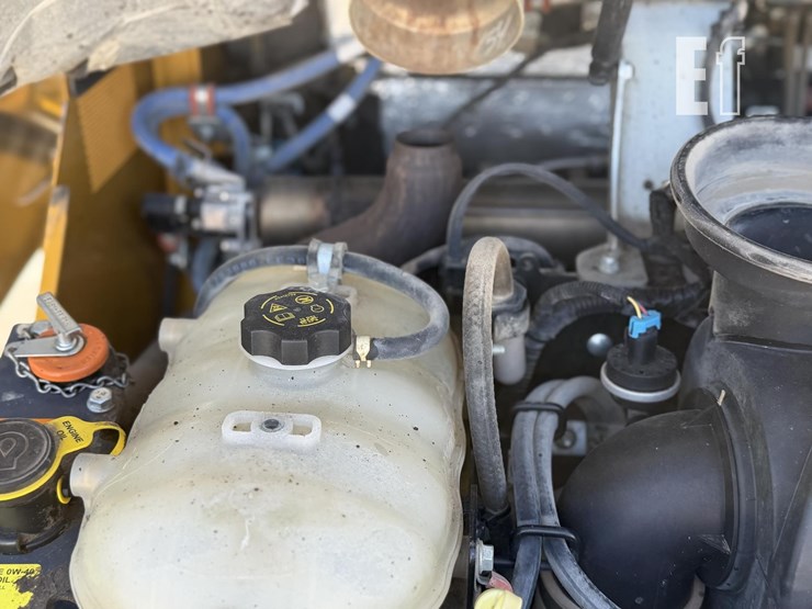 2021-deere-333g-image-10