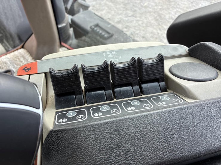 case-ih-magnum-315-image-73