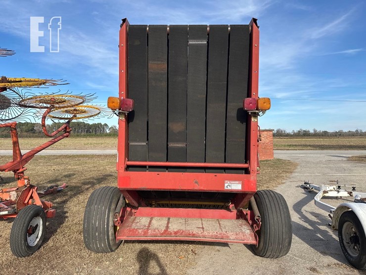 new-holland-644-image-3