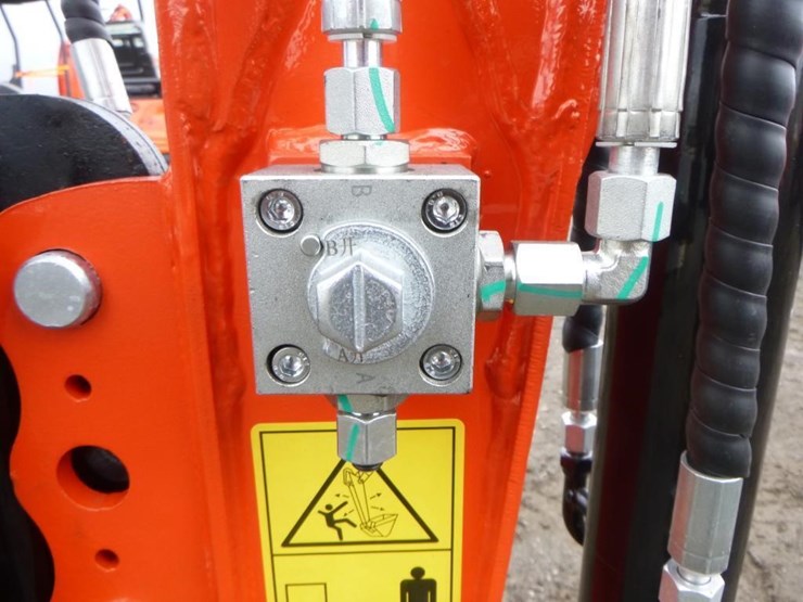 2025-tpm-18bs-hydraulic-excavator-image-13