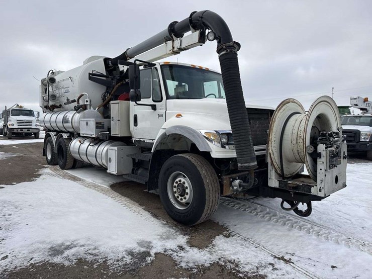 2007-international-7600-image-6