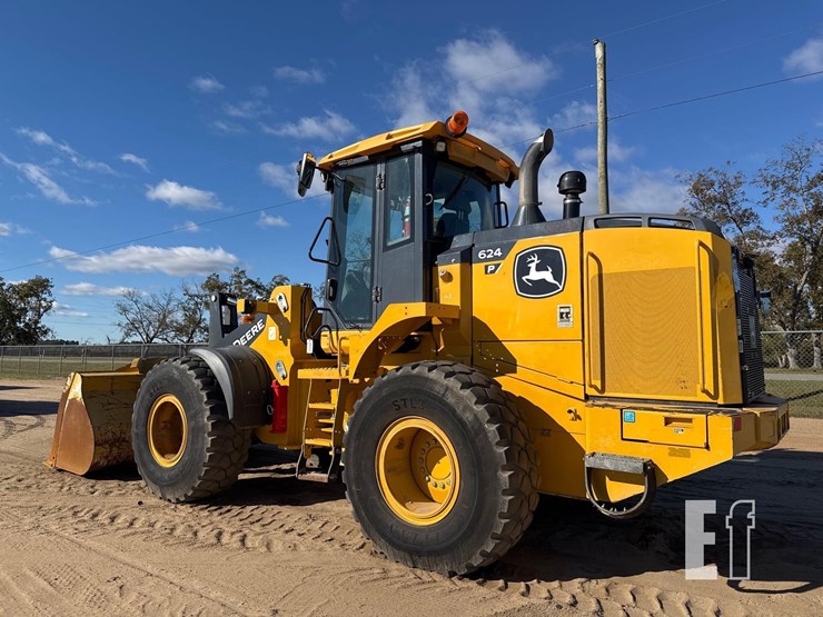 2022-deere-624-p-tier-image-8