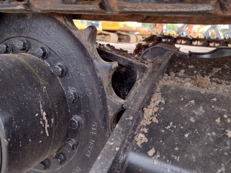 caterpillar-307.5-image-38