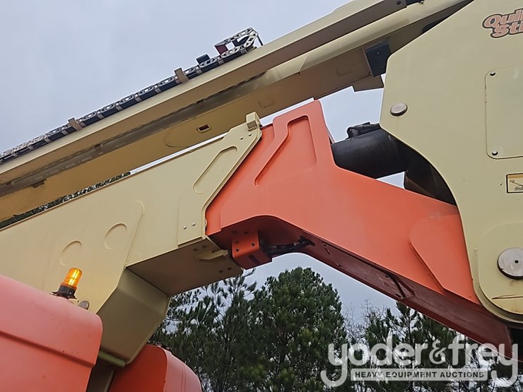2016-jlg-800aj-image-22
