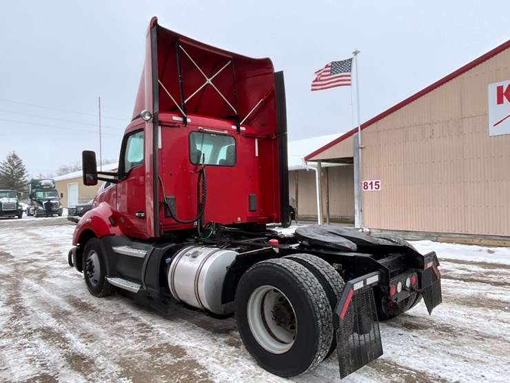 2019-kenworth-t680-image-5