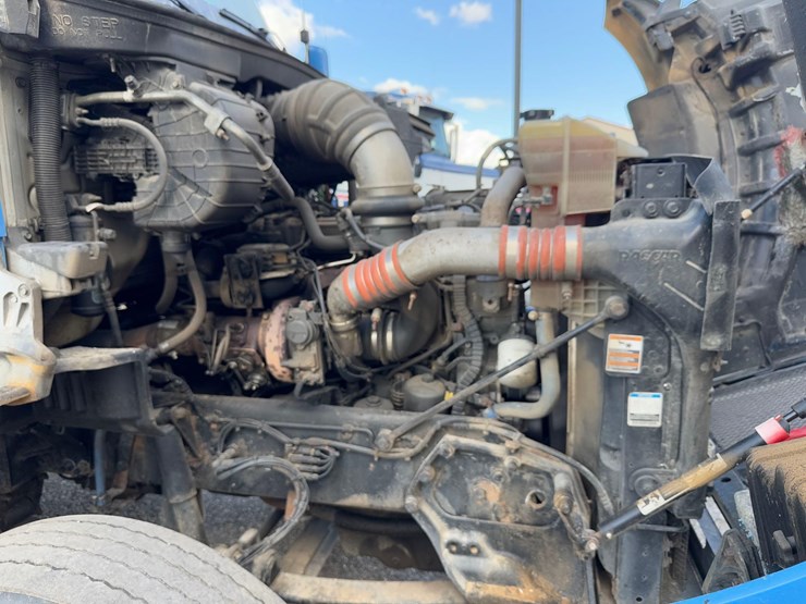 2016-kenworth-t880-image-22