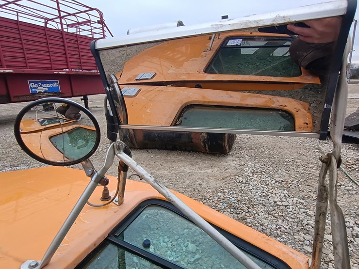 international-4900-image-5