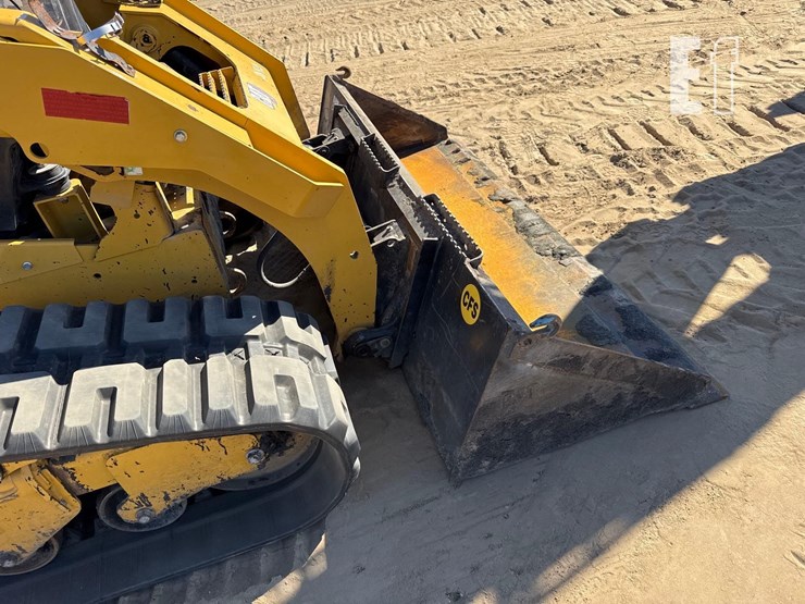 2022-caterpillar-299d3-image-17