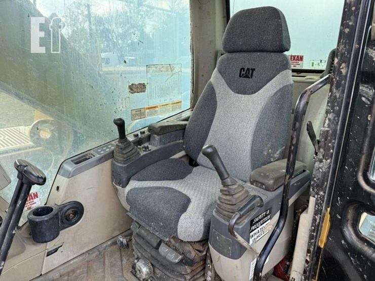 caterpillar-322cl-image-9