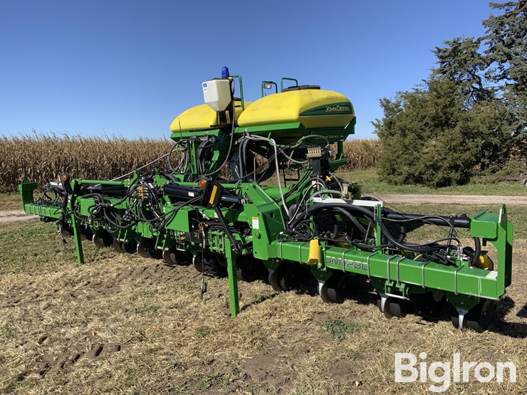 john-deere-dr12-image-1