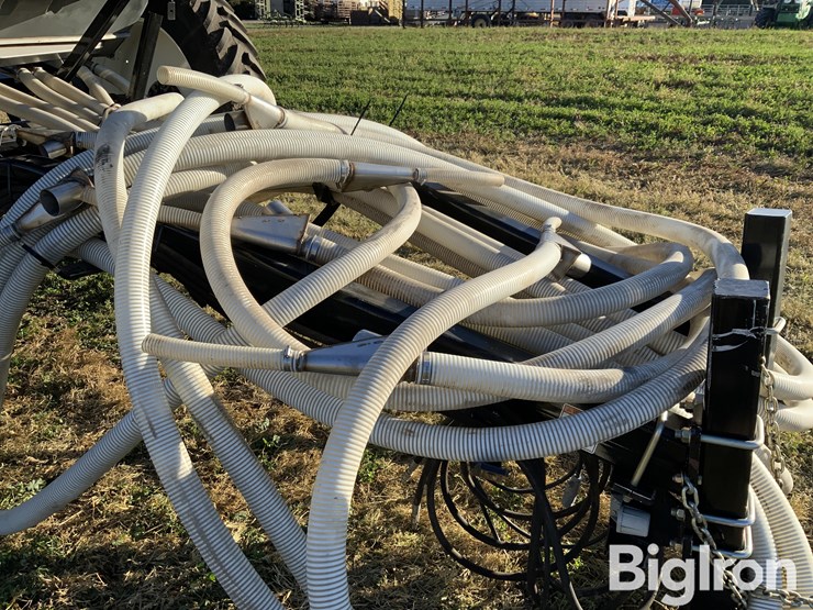 2022-montag-gen1-12r9t-9-ton-dry-fertilizer-cart-image-17