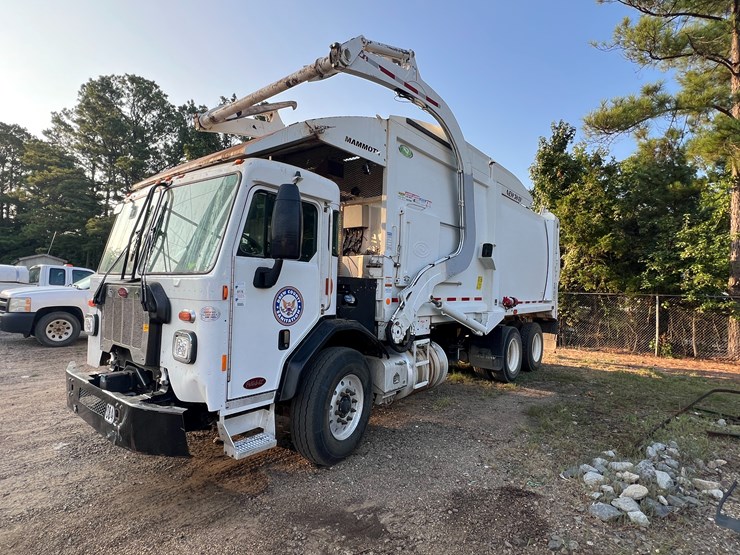 peterbilt-520-image-1