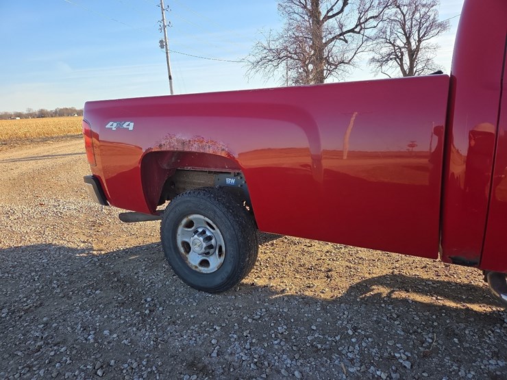 2010-chevrolet-2500hd-image-22