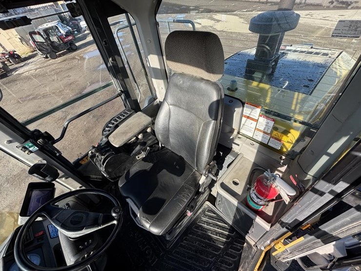 2014-komatsu-wa380-7-image-36