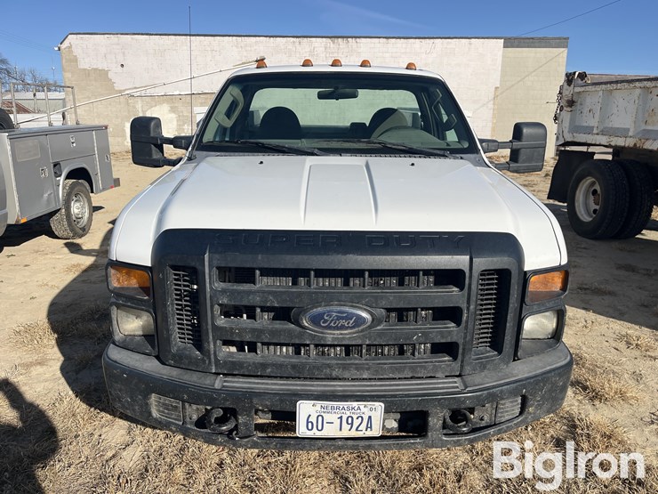 ford-f350-xl-image-2