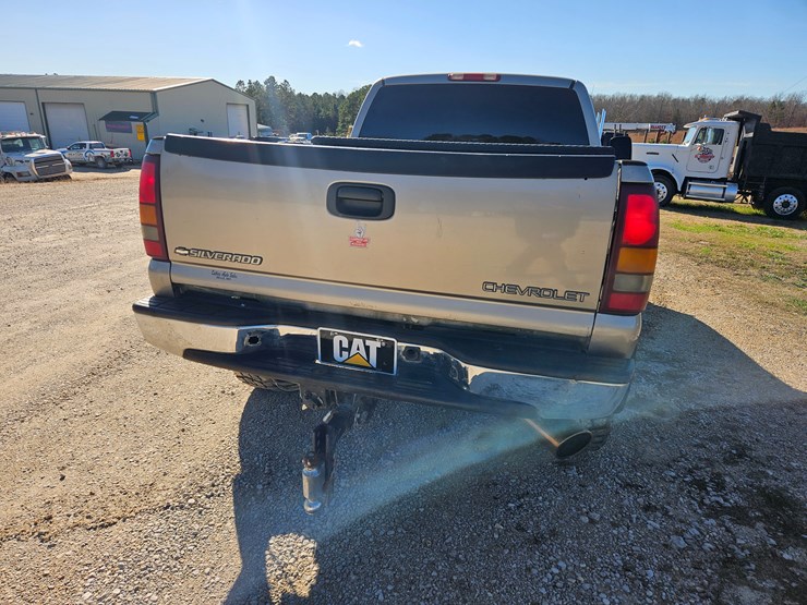 chevrolet-silverado-2500-image-13