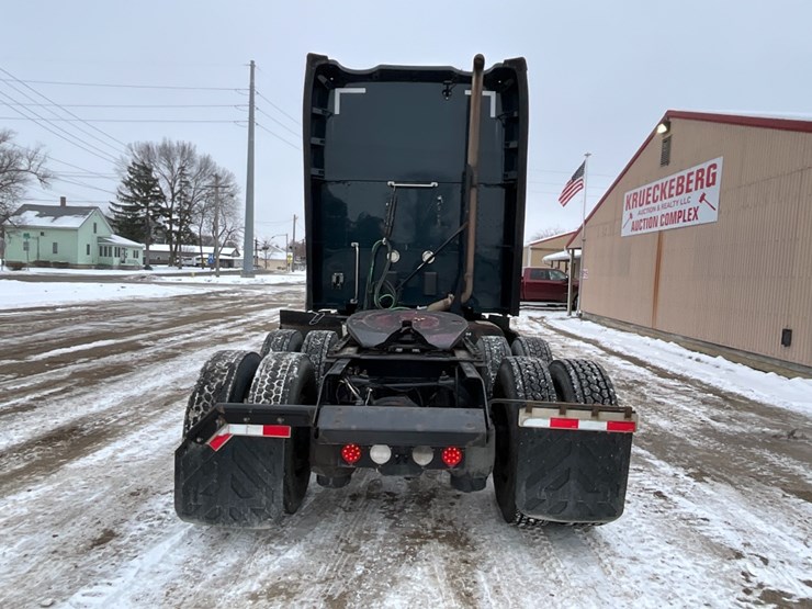 2020-kenworth-t680-image-14