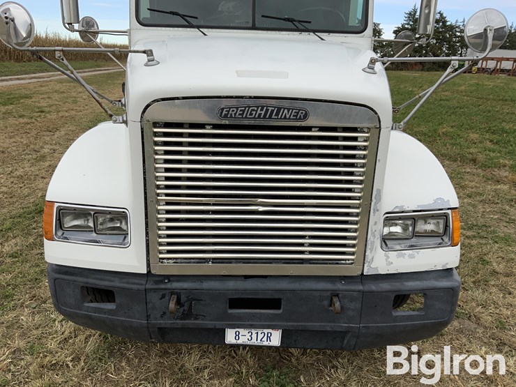 1996-freightliner-fld112-image-12