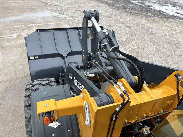 john-deere-624-image-79