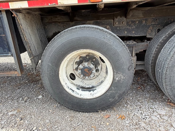 peterbilt-357-image-11