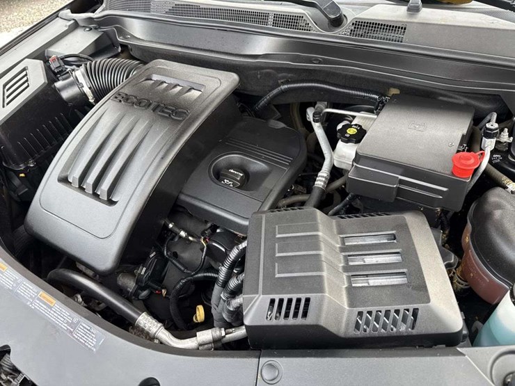 2017-chevrolet-equinox-lt-image-24