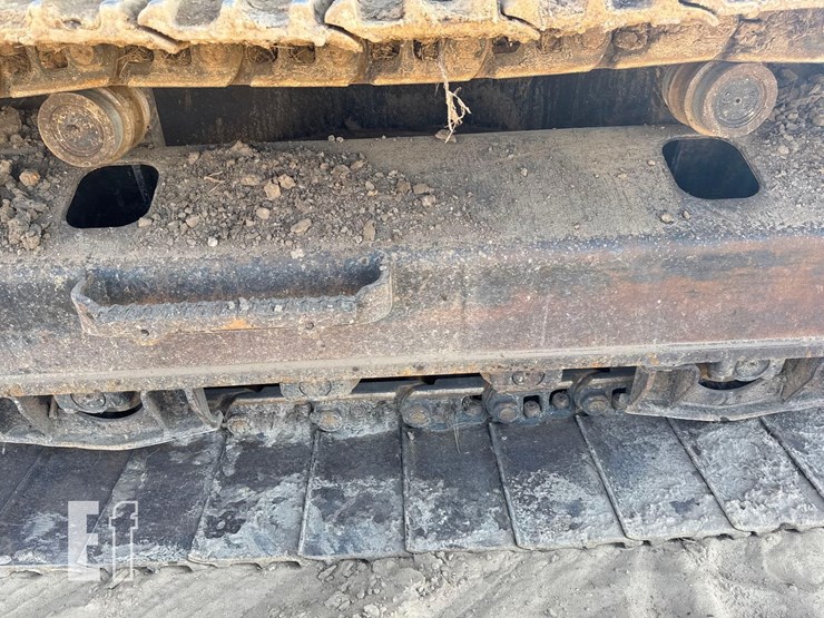 caterpillar-323-image-18