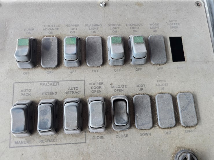 1996-mack-mr688s-image-55